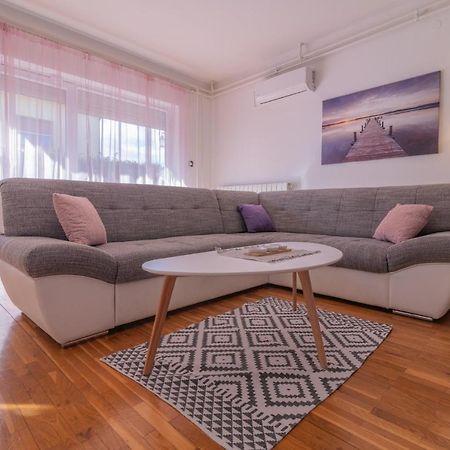 Apartman Monte Grande Pula Bagian luar foto